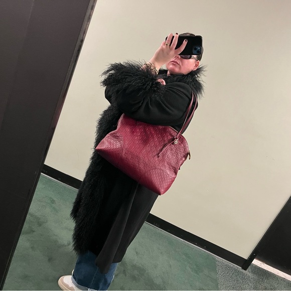 Stunning Y2K Authentic Gucci Bree Dome Tote in Ruby Red - Picture 14 of 16